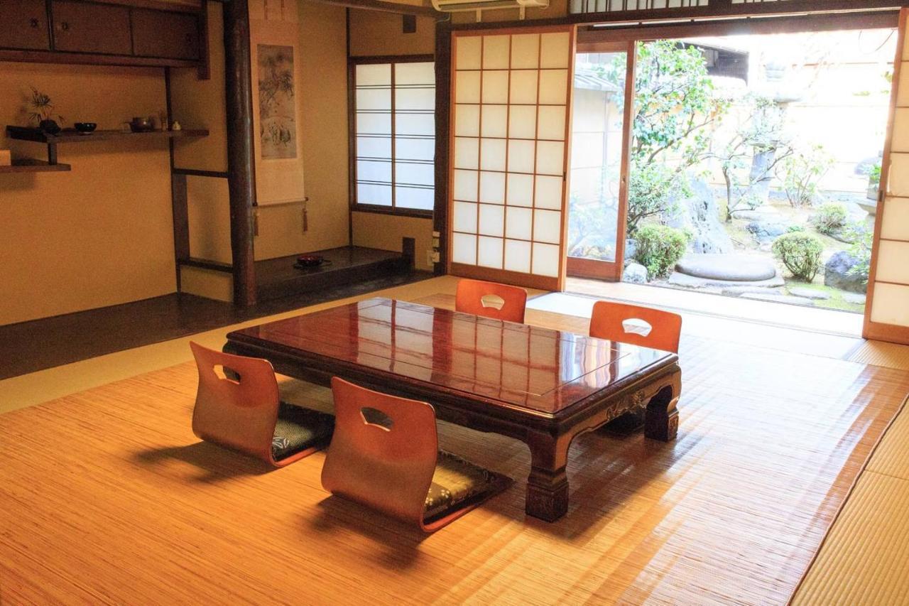 京都二条城近く京町屋120年の歴史に泊まる Esterno foto